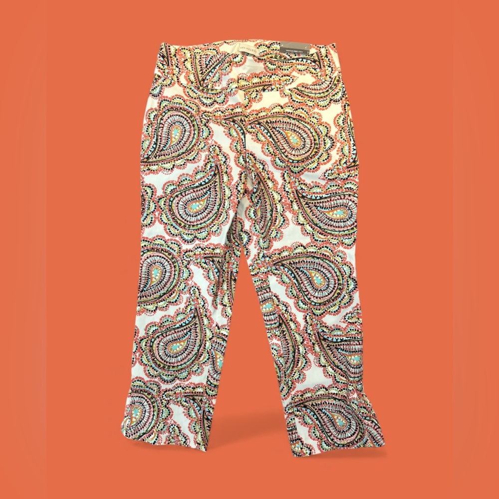 Van Heusen Colorful Paisley Print Capri Pants, NWT, size 4